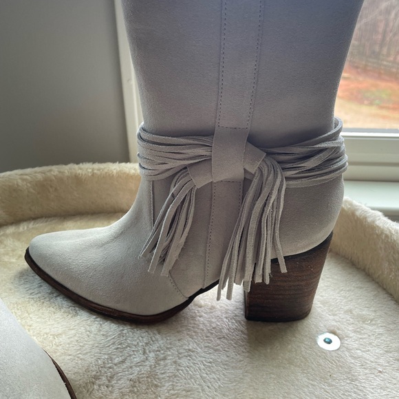 Chocolat Blu Azzo Western Style Boot in Ice Suede in SZ 7 new w/o Box - Picture 8 of 10